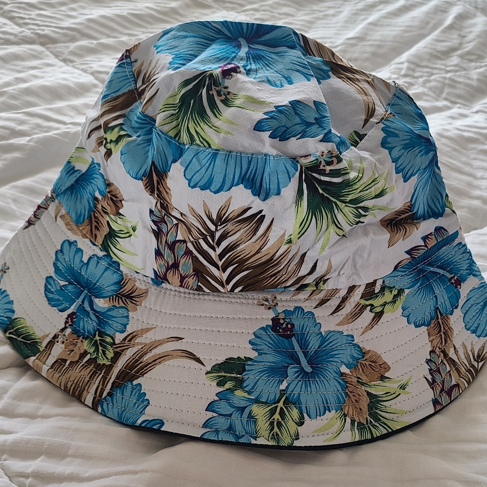 Womens bucket hat